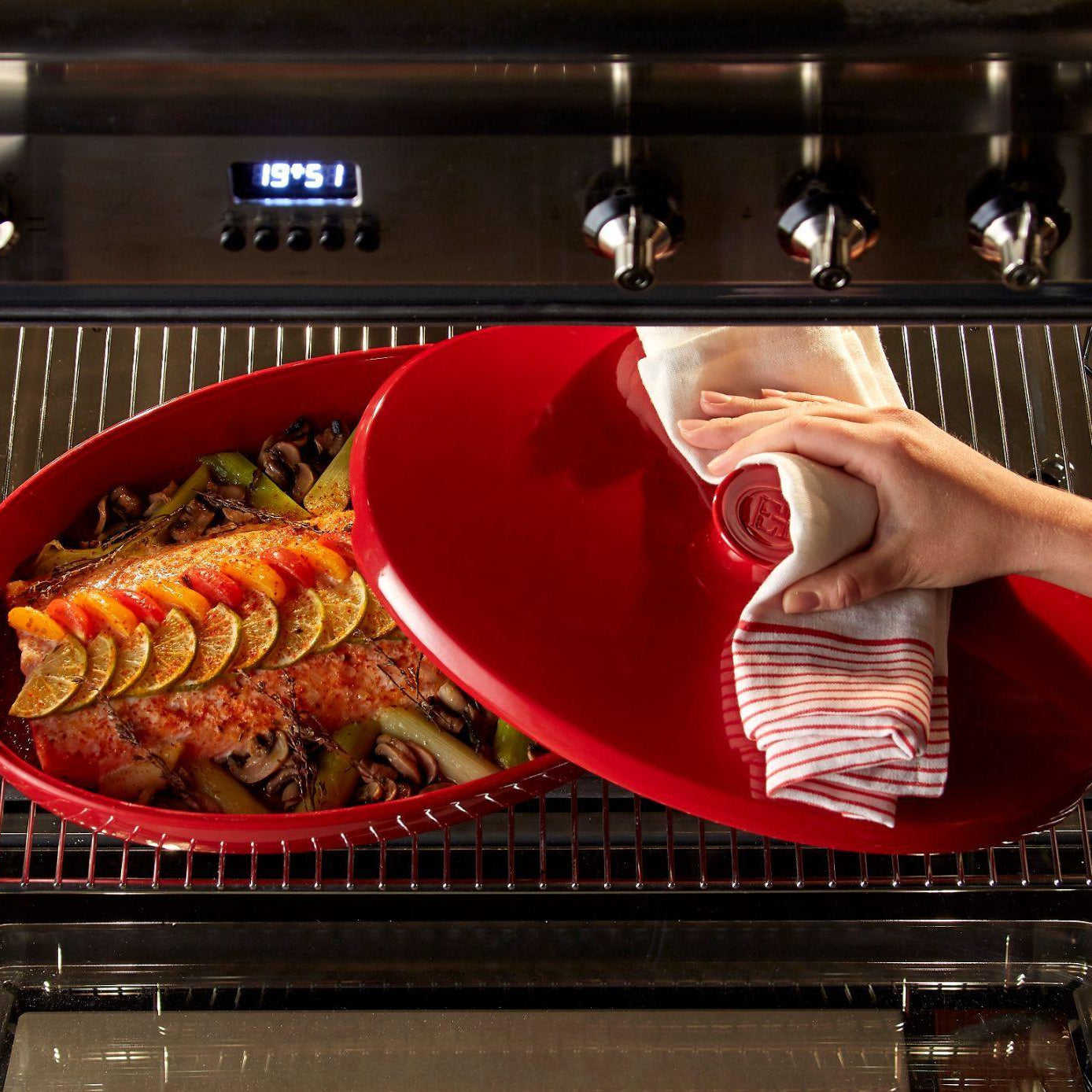 Papillote Steamer Burgundy 42cm x 25cm - HAUSwares