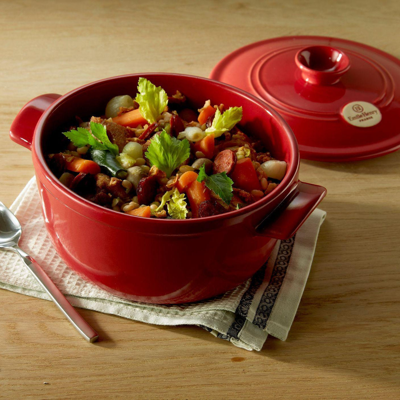  Oval Stewpot Burgundy 39.5cm x 26.5cm 6L - HAUSwares