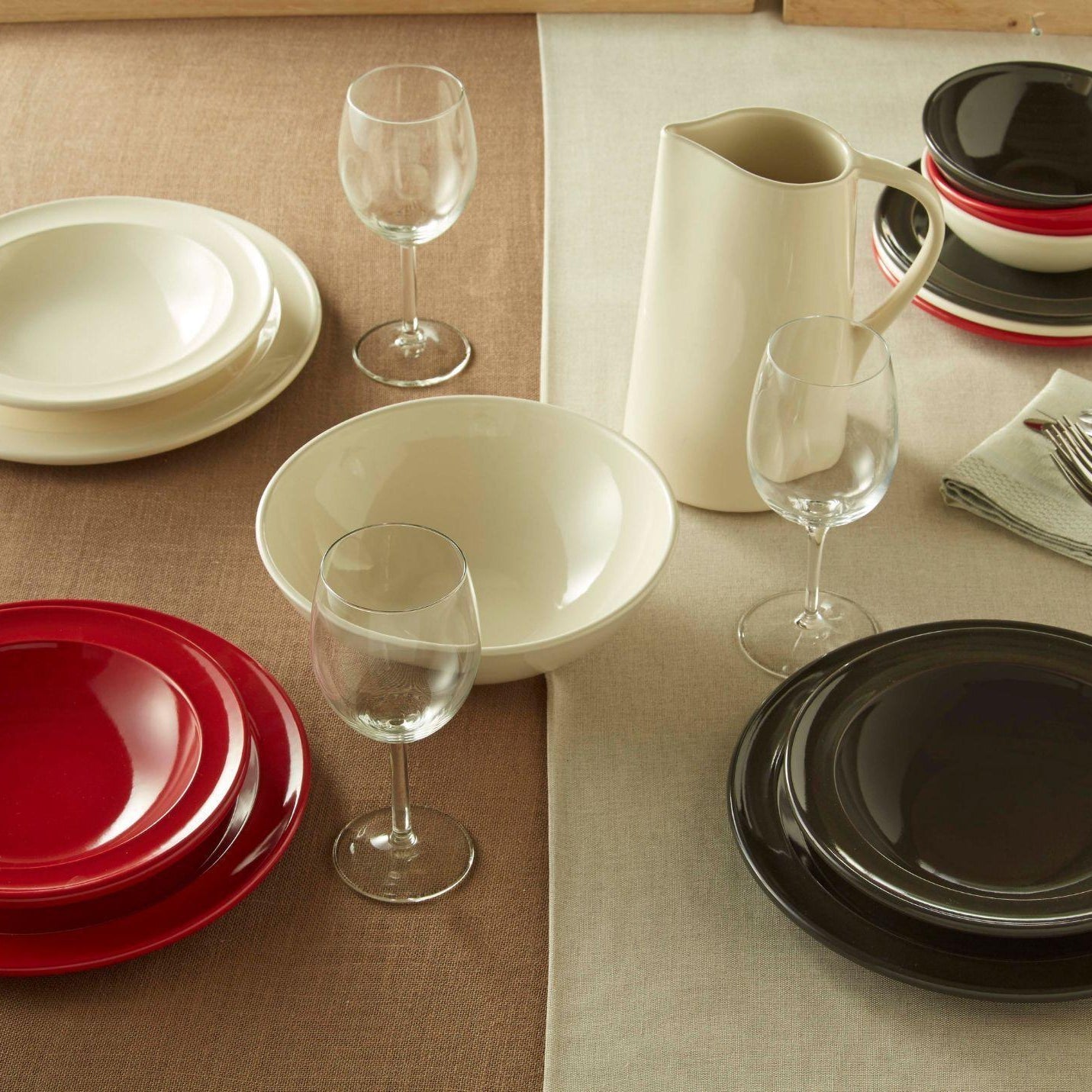 Salad / Dessert Plate Burgundy 21cm dia. - HAUSwares